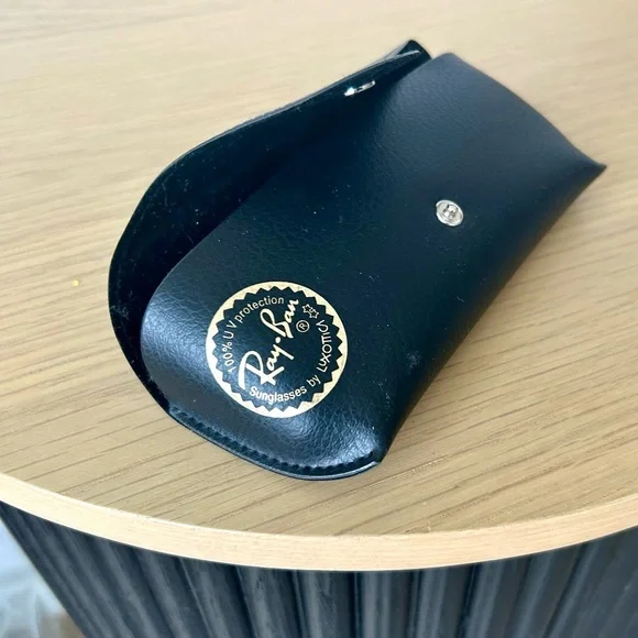 Ray-Ban Black NEW WAYFARER CLASSIC Sunglasses. - Picture 12 of 13